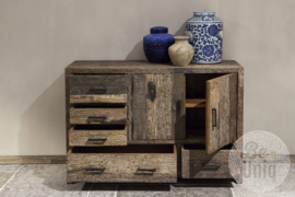 Stoer vergrijsd houten truckwood railway dressoir kast sidetable ladenkast H85 x B125 x D40 cm sideboard landelijk stoer industrieel Brugge