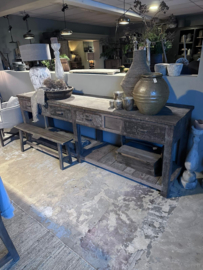 Unieke oud vergrijsd houten sidetable stoere werkbank oude fabriekstafel 274 cm toonbank sidetable werktafel keukeneiland sideboard winkelkast winkeltafel landelijk stoer industrieel urban sleets vintage lades met onderplank vintage