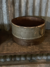 Oude zinken kruik pot ketel landelijk stoer zink grijs grijze vaas landelijk industrieel vintage