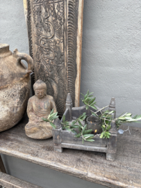 Oud vergrijsd houten tempeltje tempel offertafeltje vintage landelijk HOFFZ