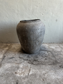 Oud stenen kruik olijfkruik waterkruik pot vaas 67 cm hoog 58 cm doorsnede landelijk antieke pot nr 99