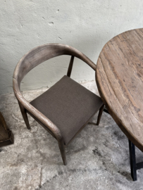 Vergrijsd houten stoel met stoffen zitting armstoel stoelen eetkamerstoelen met armleuning landelijk modern strak rond