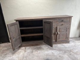 Groot vergrijsd houten kast dressoir wandmeubel landelijk stoer ladekast tv televisie 225 cm lang