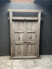 Orginele oude vergrijsd houten dubbele deur poort met kozijn tuinpoort landelijk stoer 233 x 137 x 10 cm