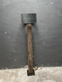 Prachtige stoere unieke oude vergrijsd houten lampenvoet staande lamp vloerlamp balluster baluster balusterlamp 140 cm pilaar nr 3