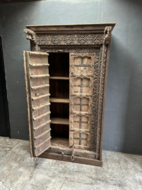 Imposante grote oude vergrijsde kast gemaakt van een oude poort landelijk stoer vintage sober echte eye-catcher!!