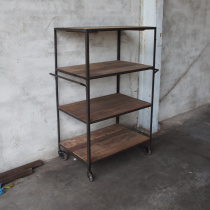 Enorm stoere industriële trolley transportkar kast rek vintage schap zwart metalen kar met oude houten legplanken keukenkast schoenenrek wagen kast op wielen landelijk rek schap