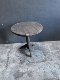 Oud vergrijsd houten tafel tafeltje rond 71 cm wijntafel wijntafeltje landelijk stoer grijs bijzettafel bijzettafeltje B2