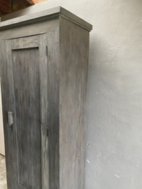 Mooie grote hoge kast  220 x 90 x 54cm keukenkast zwart hout landelijk stoer industrieel