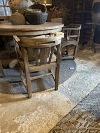Oude vergrijsd houten stoel stoelen eetkamerstoelen, allemaal anders & uniek landelijk stoer robuust