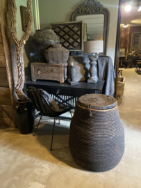 Prachtige 🤩 grote orginele oude vergrijsde grijze zwarte rieten mand dessert basket desert met deksel wasmand landelijk stoer sober vintage uniek