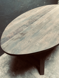 Robuuste oud vergrijsd houten ovale tafel 200 x 110 cm kloostertafel tafel eettafel landelijk industrieel stoer vintage retro urban leestafel ovaal