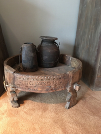 Authentieke verweerde grinderbak grinder ghanti tafel tafeltje bak schaal landelijk vintage hout houten