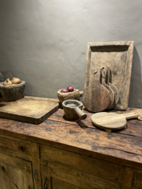 Stoere dikke ronde landelijke oude houten broodplank landelijk stoer rond pannen Onderzetter onderzetters snijplank kaasplank