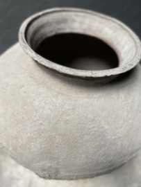 Oude stenen vergrijsde grijs beige kruik vaas pot Waterkruik medium landelijk stoer