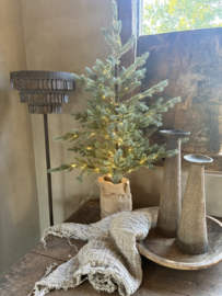 Leuk vergrijsd kerstboompje 80 cm kerstboom met lichtjes in jute zak