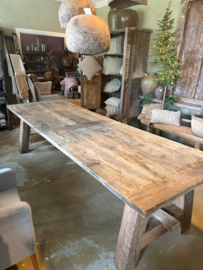 Massieve vergrijsd eiken houten tafel boerentafel 301 x 102 x H78 cm kloostertafel landelijk robuust stoer eettafel