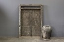 Prachtige oud vergrijsd houten dubbele deur deuren in kozijn. met origineel oud beslag 206 x 140 x 11 cm landelijk stoer paneel wanddecoratie gebruik
