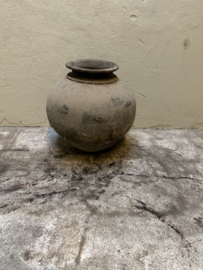 oude grijs stenen kruik pot grijze mega landelijk olijfpot olijfkruik waterkruik 54 cm hoog 53 cm doorsnede nr 50