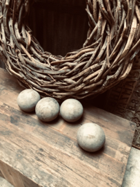 Vergrijsd houten bal bol decoratiebol landelijk stoer sober hout grijs groot 12 cm large