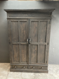 Prachtige oud zwarte houten 2 deuren en 2 laden kast grote kast 220x153x50cm stoer landelijk robuust industrieel