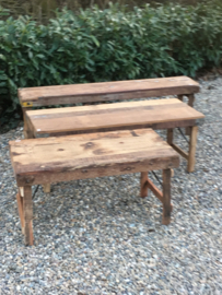 Oud landelijk houten bankje bank salontafel klaptafel kindertafel tuinbank klapbank markttafel buro 90 cm bureau kind kinderen kinder kruk sidetable bijzettafel salontafel