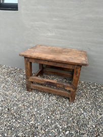Grote oude robuust houten tafel fabriekstafel bijzettafel stoer landelijk industrieel vintage sidetable keukenelement kookeiland wastafel meubel