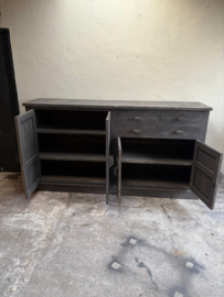 Landelijk groot vergrijsd grijs houten dressoir 224 x 53 X H120 cm wandmeubel stoer lades deurtjes werkbank Sidetable