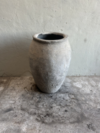 Oud stenen kruik olijfkruik waterkruik pot vaas 75 cm hoog 50 cm doorsnede landelijk antieke pot nr 104