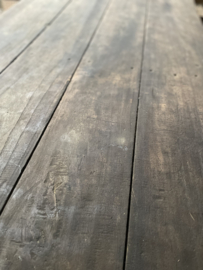 Heel gaaf oud stoer doorleefd houten kookeiland keukeneiland keukenblok kast dressoir landelijk vintage industrieel werkbank