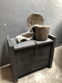 Grijs antraciet zwart houten Himalaya kist Sidetable kistje landelijk stoer industrieel bank bankje kruk krukje kistje klepkist dekenkist klep opberg