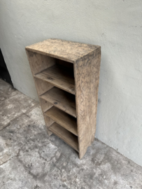 Stoer oud houten railway truckwood hout kast kastje schap rek vakken vakkenkast handdoeken schoenen rek schap industrieel landelijk vintage