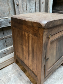Oud houten kastje hal kastje bijzet 1 deurs vintage nachtkastje nachtkastjes tafeltje haltafeltje stoer landelijk naturel vintage