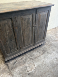 Stoer oud houten kast kastje 3 deuren halkastje legplanken vergrijsd origineel oudje landelijk stoer sober