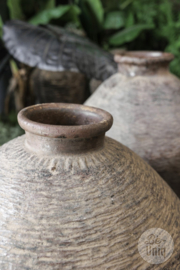 Prachtige grote oude stenen kruik vaas pot landelijk stoer sober grijs verweerd 68 X 42 cm