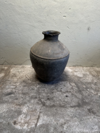 Prachtige antieke claypot Nepal kruik stenen vaas pot landelijk stoer sober vintage 62 x 46 cm
