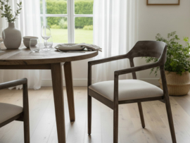 Vergrijsd houten stoel met stoffen zitting armstoel stoelen eetkamerstoelen met armleuning landelijk modern strak rond