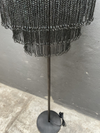 Stoere metalen vloerlamp staande lamp zwart grijs metaal 150 x50 cm urban stoer industrieel landelijk vintage