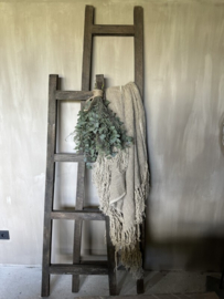 Aura Peeperkorn Oud vergrijsd donker Houten farm ladder 250 cm  trap laddertje trapje stoer landelijk rek
