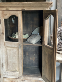 Grote oud houten kast vitrinekast glaskast winkelkast vitrine keukenkast winkelkast grutterskast met lade landelijk stoer vintage industrieel stoer