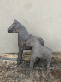 Oud vergrijsd houten paardje paard groot ornament patine patina hout  horse decoratie landelijk