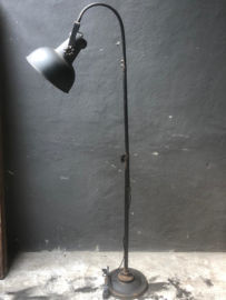 Prachtige landelijke metalen vloerlamp staande lamp leeslamp zwart bruin old look