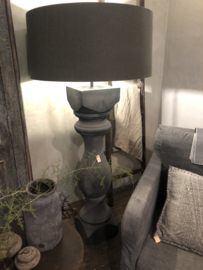 Stoere  mat  houten balusterlamp stoer industrieel Rovigo XX-large Tierlantijn Frezoli ballusterlamp vloerlamp  tafellamp landelijk stoer robuust