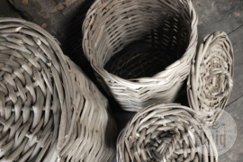Set van 2 wasmanden manden met deksel vergrijsd riet rotan rieten grey wash baskets rattan landelijk stoer mand korf