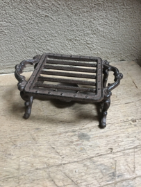 Gietijzeren stove warmhoudplaat theelichtje rechaud opwarmplaat onderzetter bric-à-brac brocant landelijk bruin