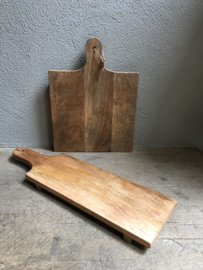 Stoere landelijke oude houten broodplank snijplank landelijk stoer robuust grof oud hout kaasplank