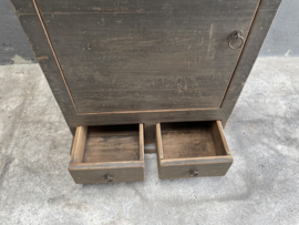 Oud vergrijsd houten kast kastje balie toonbank desk hal halkastje keukenkastje oud boerenkeuken landelijk 66 x 60 x h85 cm