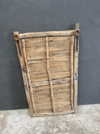 Oud doorleefd vergrijsd houten luik deur venster poort poortje wandpaneel wanddecoratie landelijk stoer vintage hout metaal industrieel urban 126 x 78 cm