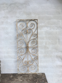 Smeedijzeren paneel hek rek ornament wandpaneel oud wit old white whitewash raamdecoratie landelijk brocant