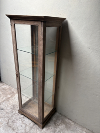 Vergrijsd houten vitrinekast zuil winkelkast 188 x 68 x 54 cm landelijk sober stoer vintage glas glaskast